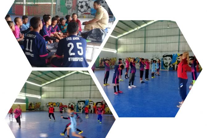 Latihan Futsal Santri KMI Darul Falah Sukorejo di GOR Wijaya